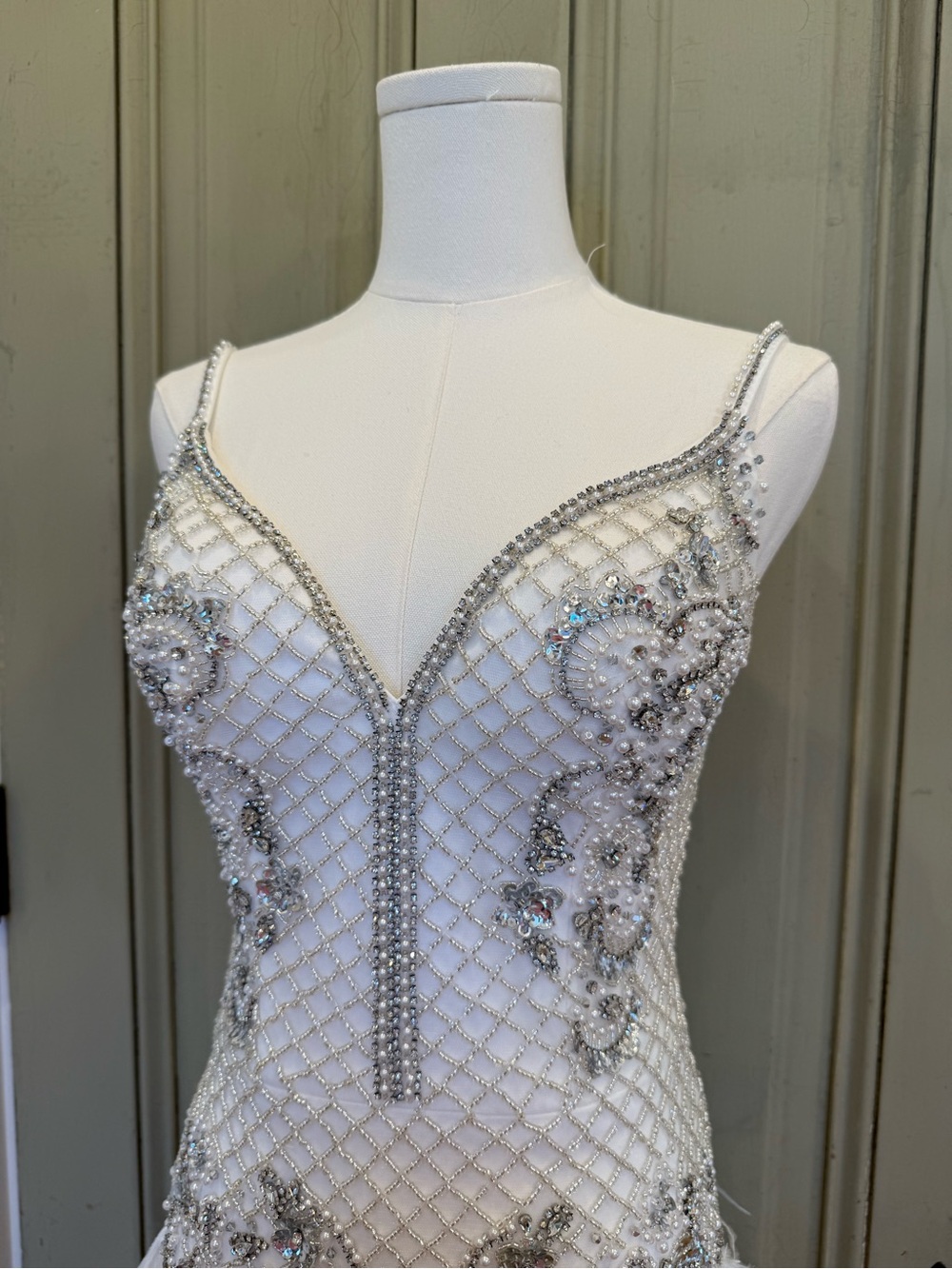 Terani Couture White and Silver Beaded Feather Cocktail Dress